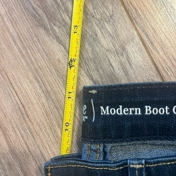 Signature by Levi Strauss & Co. Gold Label Women's Modern Bootcut Jean Sz 28x32L - Picture 9 of 10